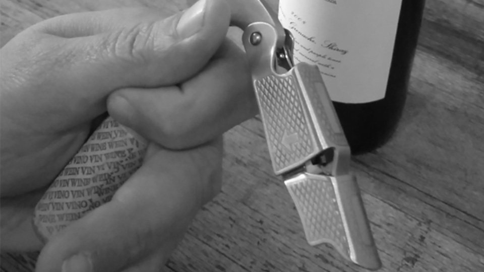 Wine Opening and Presenting a Bottle of Wine to Your Guest MADE SIMPLE